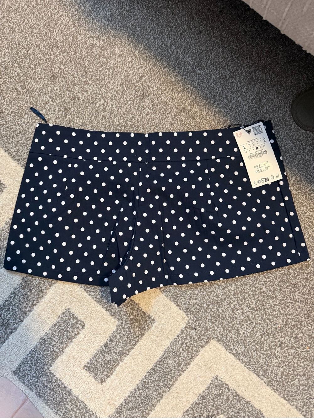 Zara shorts S,L